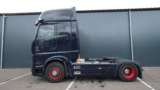 Mercedes-Benz Actros 1945 GigaSpace tractor unit