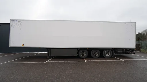 Lamberet 3 AXLE FRIGO TRAILER WITH CARRIER VECTOR 1950 MT