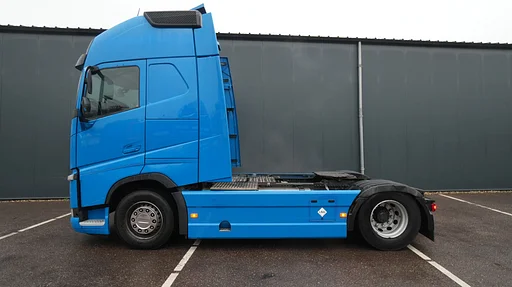 Volvo FH 480 LNG Globetrotter tractor unit