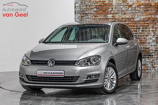 Volkswagen Golf 1.2 TSI Easyline I Navi I Elektrisch schuif/kantel dak I Rijklaarprijs