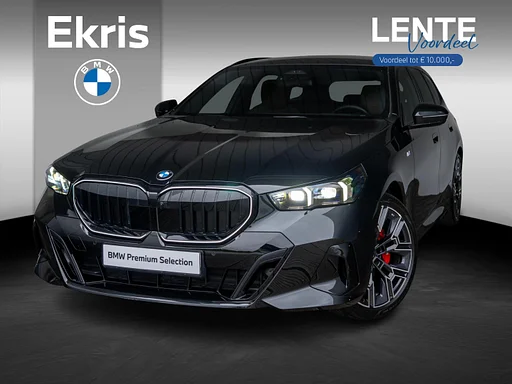BMW 520 5 Serie Touring 520i | M Sports package Pro | Innovation Pack | Tetto Pano | Comfort Access | Stoelventilatie | Harman-Kardon | 20'' | auto da rimorchio | Lentevoordeel