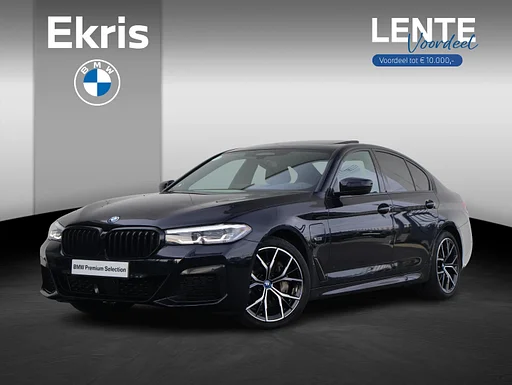 BMW 545 5-serie 545e xDrive Business Edition Plus M Sportpakket/ Stuurwielrand verwarmd/ Achteruitrijcamera/ Active Controle de cruzeiro/ Head-Up/ HiFi/ Telhado de pano / Lentevoordeel