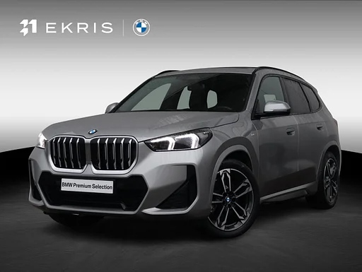 BMW X1 sDrive20i M Sportpakket/ Stuurwielrand verwarmd/ Comfort Access/ Achteruitrijcamera/ Panoramadak/ Sportstoelen/ Stoelverwarming/ Driving Assistant Plus / Lentevoordeel