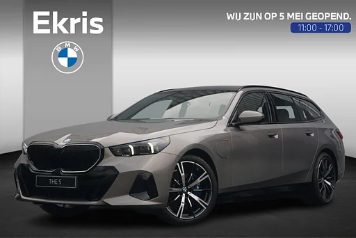 BMW 550 5 serie Touring 550e xDrive M Sportpakket Pro | Panoramadak | Bowers & Wilkins | Trekhaak | Comfort Pack | Innovation Pack