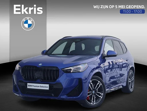 BMW X1 M Sports package Pro | Stuurwielrand verwarmd | Comfort Access | trailer coupling | panorama roof | heated seats | Driving Assistant Plus | Head-Up xDrive25e