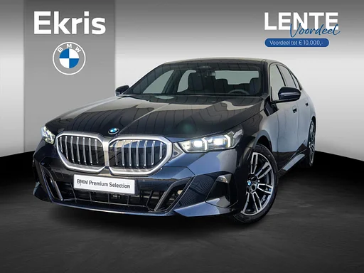 BMW 520 5 Serie Sedan 520i | M Sports package | Innovation Pack | Stuurwielrand verwarmd | Comfort Access | Tetto Pano | sedili riscaldati | Harman-Kardon | auto da rimorchio | Lentevoordeel