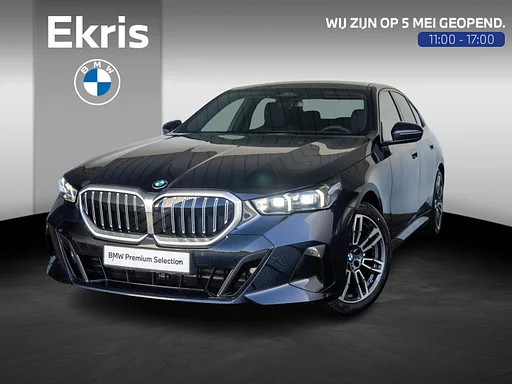 BMW 520 | M Sports package | Innovation Pack | Stuurwielrand verwarmd | Comfort Access | panorama roof | heated seats | Harman-Kardon | trailer coupling | Lentevoordeel 5 Serie Sedan 520i