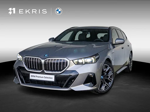 BMW 530 5 Serie Touring 530e | M Sportpakket | Travel Pack | Comfort Access | Achteruitrijcamera | Stoelventilatie | Stoelverwarming | Trekhaak | Lentevoordeel