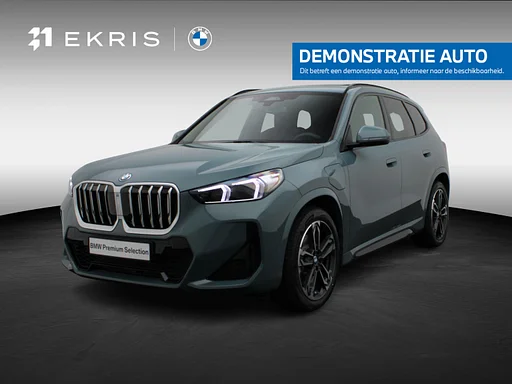 BMW X1 M Sportpaket | Premium Pack | Comfort Pack | Travel Pack | Stuurwielrand Verwarmd | AHK | panorama dach | DAB | Harman Kardon | 19'' xDrive25e
