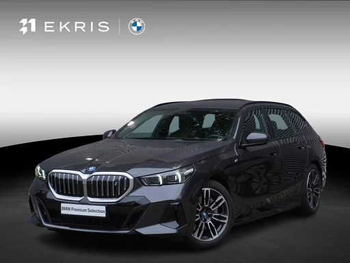BMW i5 Touring eDrive40 M Sports package | auto da rimorchio con elektrisch wegklapbare kogel | Driving Assistant Plus | Parking Assistant | Alarmsysteem klasse 3 | Lentevoordeel