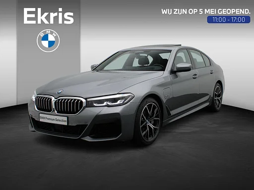 BMW 545 M Sports package | trailer coupling | sunroof | Sports seats  | Active cruise control | Head-Up Display | DAB | HiFi | 19'' 5 Serie Sedan 545e xDrive