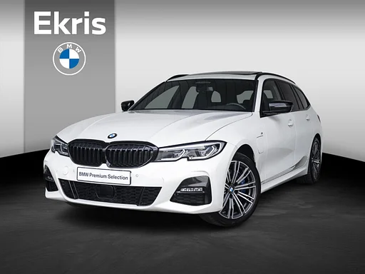 BMW 330 3 Serie Touring 330e | M Sport | Innovationspakket | Harman Kardon | Comfort Access | Achteruitrijcamera | Laserlight | Tetto Pano | Head-Up Display | 18''