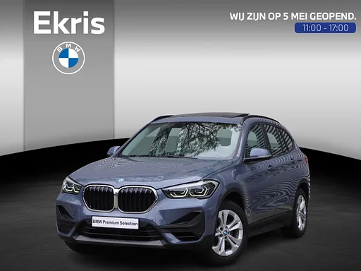 BMW X1 High Executive | Parking Pack | Glazen panorama roof | trailer coupling with afneembare kogel | Achteruitrijcamera | Elektrisch verwarmde voorstoelen xDrive25e