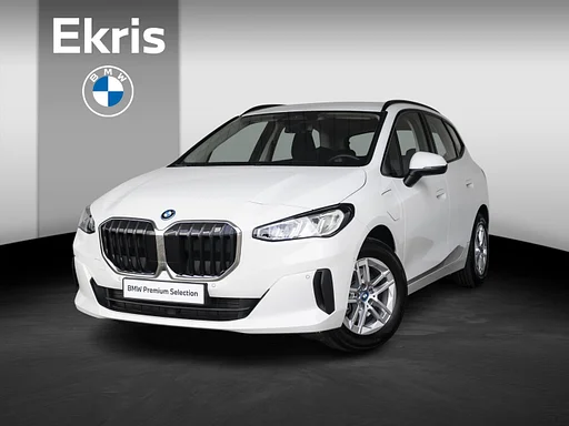 BMW 225 Active Tourer 2 Serie 225e xDrive | Achteruitrijcamera | heated seats | PDC | trailer coupling