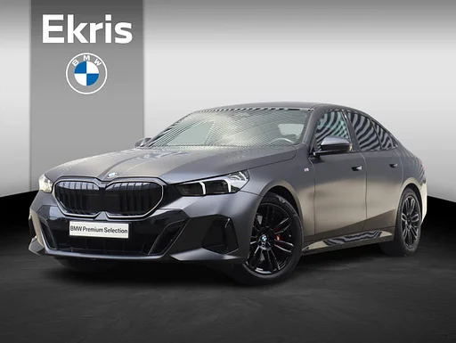 BMW 520 5-serie Sedan 520i | M Sports package Pro | auto da rimorchio | Harman Kardon | Driving Assistant | Adaptive LED | macchina fotografica | 19'' LMV