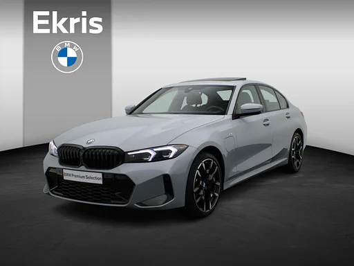 BMW 330 3 Serie Sedan 330e M Sports package Pro | Innovation Pack | Comfort Pack | hak holowniczy | szyberdach | Driving Assistant | Parking Assistant Plus | 19''