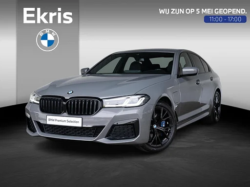 BMW 530 5 Serie Sedan 530e | High Executive | M Sports package | fűtött ülések | PDC | 19'' | vontatóautó