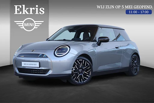 MINI Cooper E Mini Favoured M 40.7 kWh / Pano Dak / Head-Up / Stuur & heated seats / 18'' LM / Comfort Access / Leder /