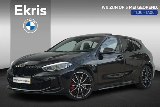 BMW M135i 1-serie xDrive | Schuif-kanteldak | Harman Kardon | Head-up | Elektrische Stoelen + Memory | Adaptief onderstel | Stoel & Stuurwielverwarming