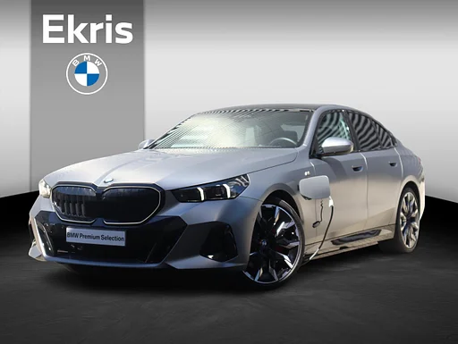 BMW 550 5 Serie Sedan 550e xDrive | M Sports package Pro | Driving Assistant Prof. | Panodak | Bowers & Wilkins | Adaptief M Onderstel Prof. | Parking Assistant Prof. | Stoelventilatie | 21'' LMV