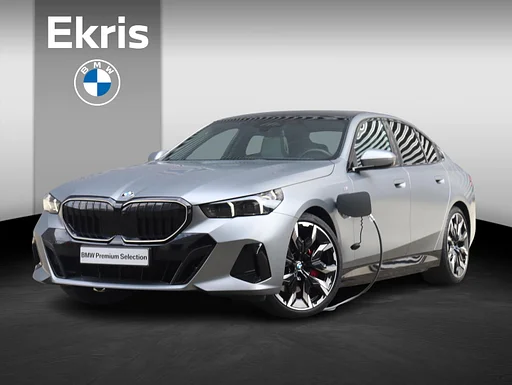 BMW 550 5 Serie Sedan 550e xDrive | M Sports package Pro | Driving Assistant Prof. | Panodak | Bowers & Wilkins | Adaptief M Onderstel Prof. | Parking Assistant Prof. | Stoelventilatie | 21'' LMV