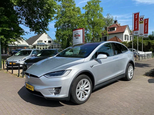 Tesla Model X 90D BASE / vontatóautó / fényképezőgép / NAVI / ECC / légrugózás / PDC