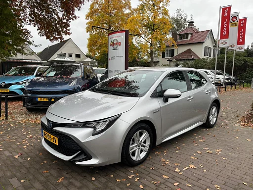 Toyota Corolla 1.8 HYBRID automatic / camera / CARPLAY / NAVI / LM-VELGEN