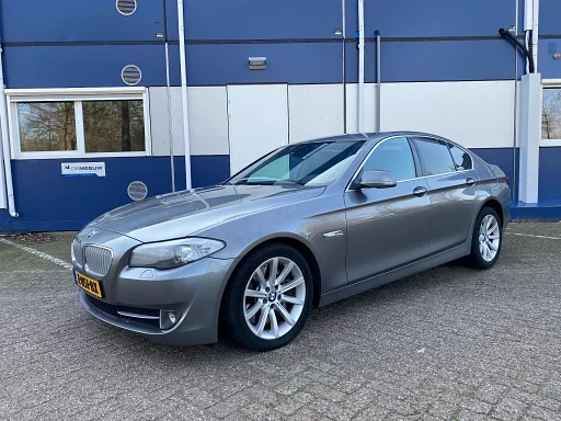 BMW 550 5-serie 550XI 4.4 V8 408PK **MOTOR NIET GOED**