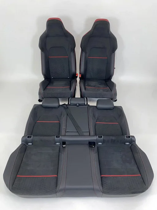 Interieur VW Golf 8 GTI Clubsport Alcantara Grijs Honingraat/Rode Strepen