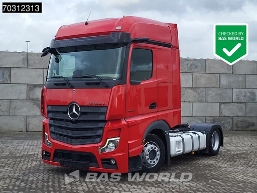 Mercedes-Benz Actros 1842 4X2 BigSpace Mega 2x Tanks Euro 6