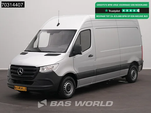 Mercedes-Benz Sprinter 215 CDI Automaat 150pk L2H2 MBUX Camera Airco Parkeersensoren CarPlay Euro6 L2 Airco