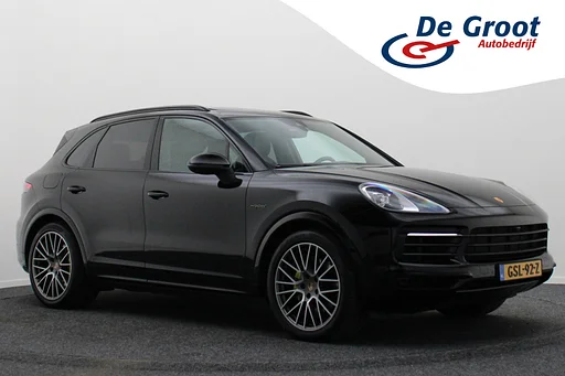 Porsche Cayenne 3.0 E-Hybrid Platinum Edition Sport Chrono Plus, Telhado de pano Luchtvering, carro de reboque BOSE, 21"