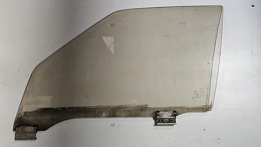 Zijruit raam gold bronze  linksvoor BMW E30 4 deurs Sedan tot 04/1988 51321906765 1906765