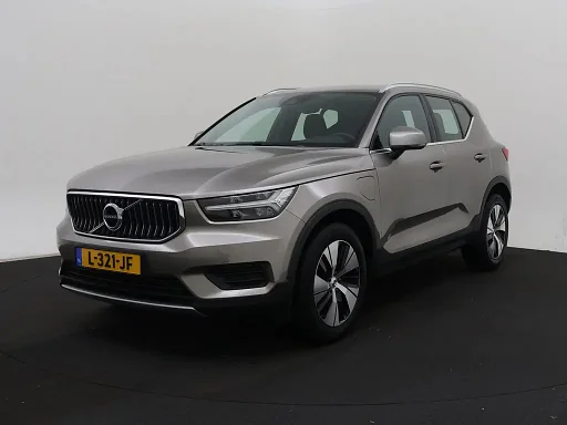 Volvo XC40 1.5 T4 Recharge Expression | LED | LMV | Navi | ar condicionado | Winterpakket | Cruise | 360 câmera |
