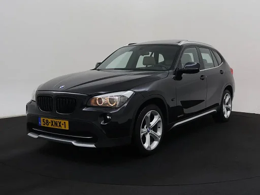 BMW X1 sDrive20i Aut. | xenon | Panodak | Navi | Leder | AGR | air conditioning | trailer coupling |