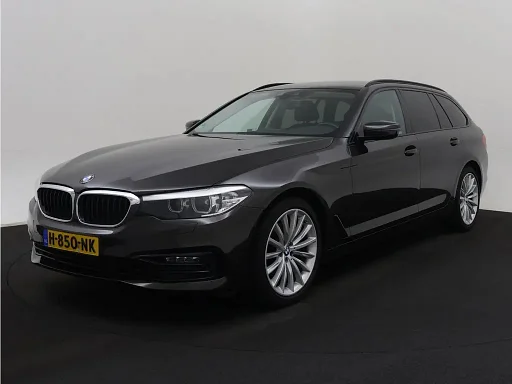 BMW 520 5-serie Touring 520i Aut. High Ex. | LED | WinterPack | M-Interior | Camera | ACC | ECC | Towbar