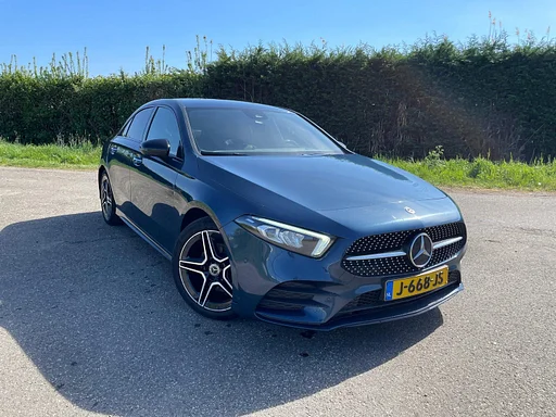 Mercedes-Benz A 180 Premium AMG LED AMBIENT