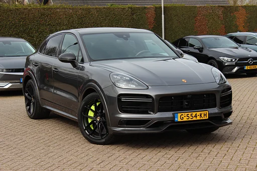 Porsche Cayenne Coupé 4.0 Turbo S E-Hybrid 680pk / TechArt / Trekhaak / Panoramadak / 360Camera / Head-up / Achterasbesturing / Keyless / Burmester / Softclose / Adaptieve Stoelen / 21'' / Cabron intr. / Luchtvering / Sportdesign+Chrono /