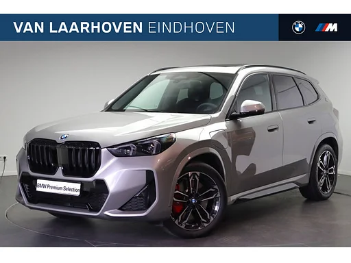 BMW X1 xDrive25e M Sport automatico / Tetto Pano / auto da rimorchio / sedili sportivi / Achteruitrijcamera / Adaptieve LED / M Adaptief onderstel / Comfort Access / Demo