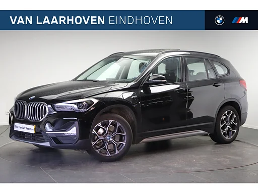 BMW X1 xDrive25e High Executive xLine automatico / Tetto Pano / Laserlicht / sedili sportivi / Comfort Access / Head-Up / Park Assistant / Leder
