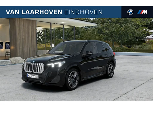 BMW iX1 eDrive20 M Sport / Sports seats / Achteruitrijcamera / M Adaptief onderstel / Comfort Access / Adaptieve LED / heated seats