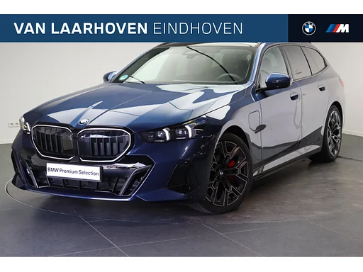 BMW 550 5 Serie Touring 550e xDrive M Sport Automaat / Trekhaak / Panoramadak / Comfort Access / Bowers & Wilkins / Adaptieve LED / Parking Assistant Plus