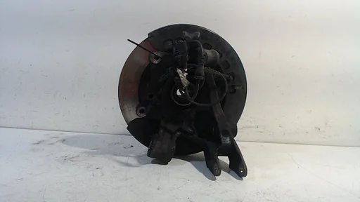 Wielnaaf links achter Audi Q7