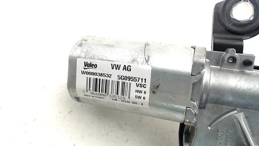 Ruitenwissermotor achter Volkswagen Golf