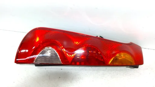 Achterlicht links buiten Nissan Note