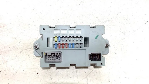 Zekeringkast Land Rover Velar