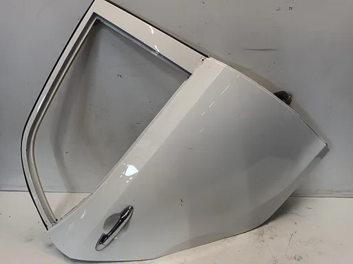 Portier rechts achter Kia Picanto