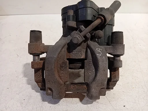 Remklauw links achter Skoda Superb