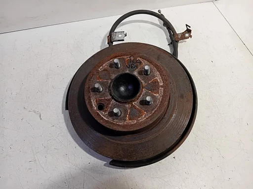 Wielnaaf rechts achter Nissan Leaf