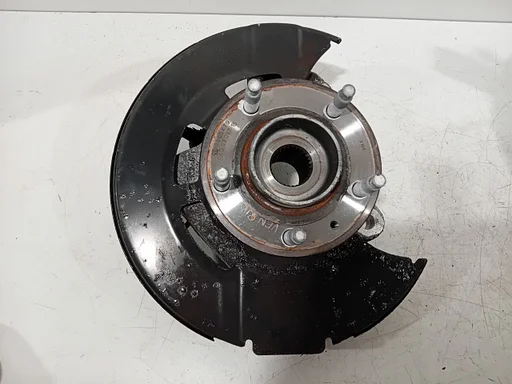 Wielnaaf rechts voor Opel Zafira